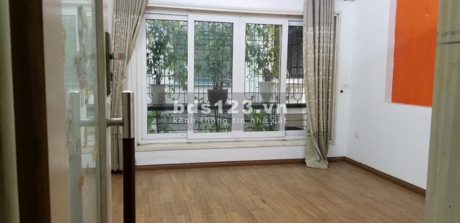 Chính chủ cho thuê nhà nguyên căn số 17 ngõ 11 Hoàng Sâm, Nghĩa Đô, ô tô tránh, dt 210m2