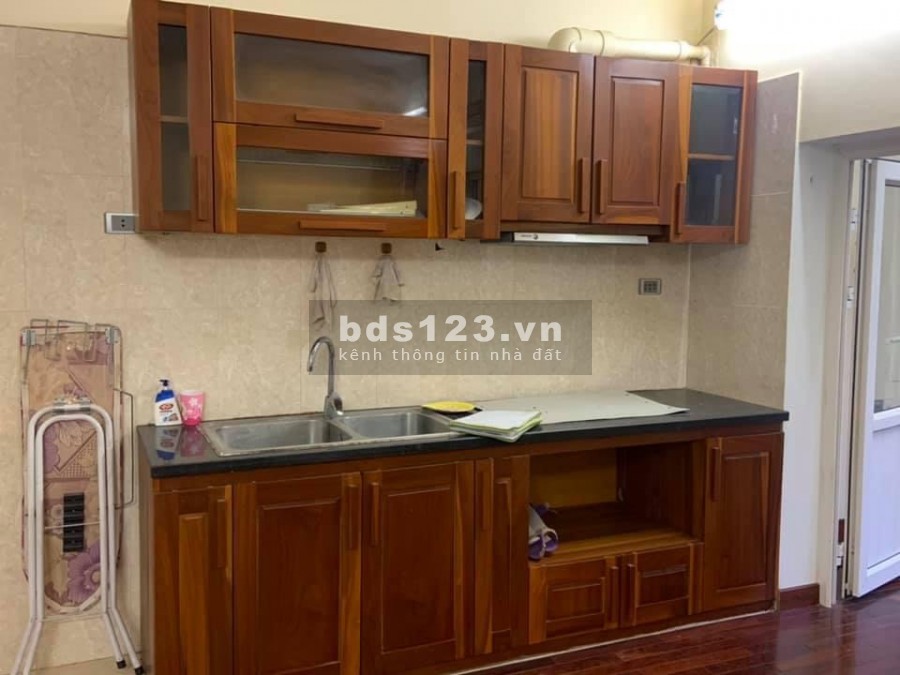 Bán nhà tập thể Nguyễn Khánh Toàn, nhà đẹp ở ngay, đầy đủ công năng, giá 1.65 tỷ