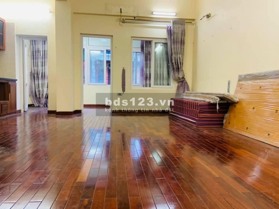 Bán nhà tập thể Nguyễn Khánh Toàn, nhà đẹp ở ngay, đầy đủ công năng, giá 1.65 tỷ