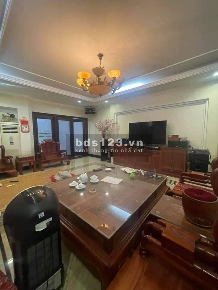 Bán nhà phố Lạc Long Quân, ô tô tránh, kinh doanh, vỉa hè 120m2, sổ đỏ chính chủ