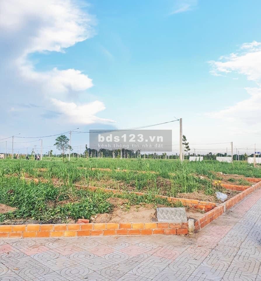 Bán lại nền mái dầm ở giai đoạn đầu giá tốt, vị trí đắc địa, đường lớn, xe tới tận trước mặt đất