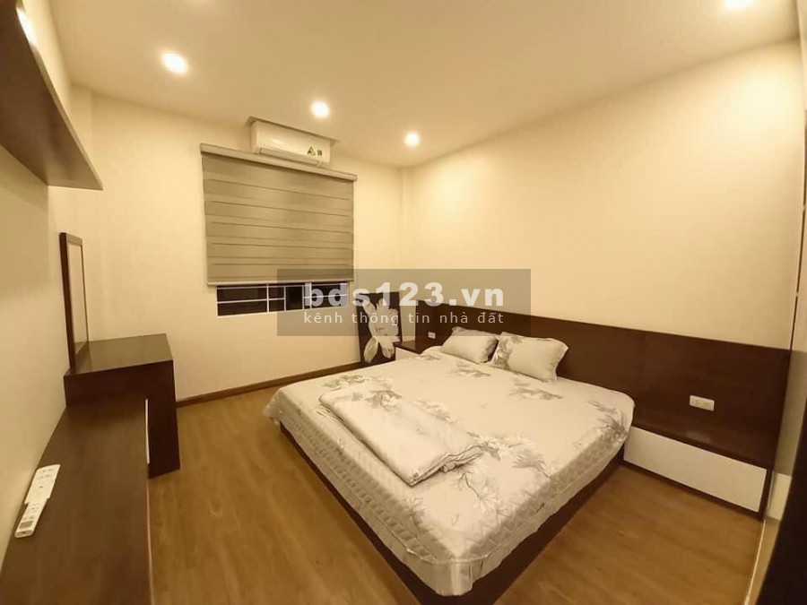 Bán nhà Nguyễn Văn Cừ, 55m2, 5 Tầng, Gara, full nội thất, ngõ thông, khu VIP