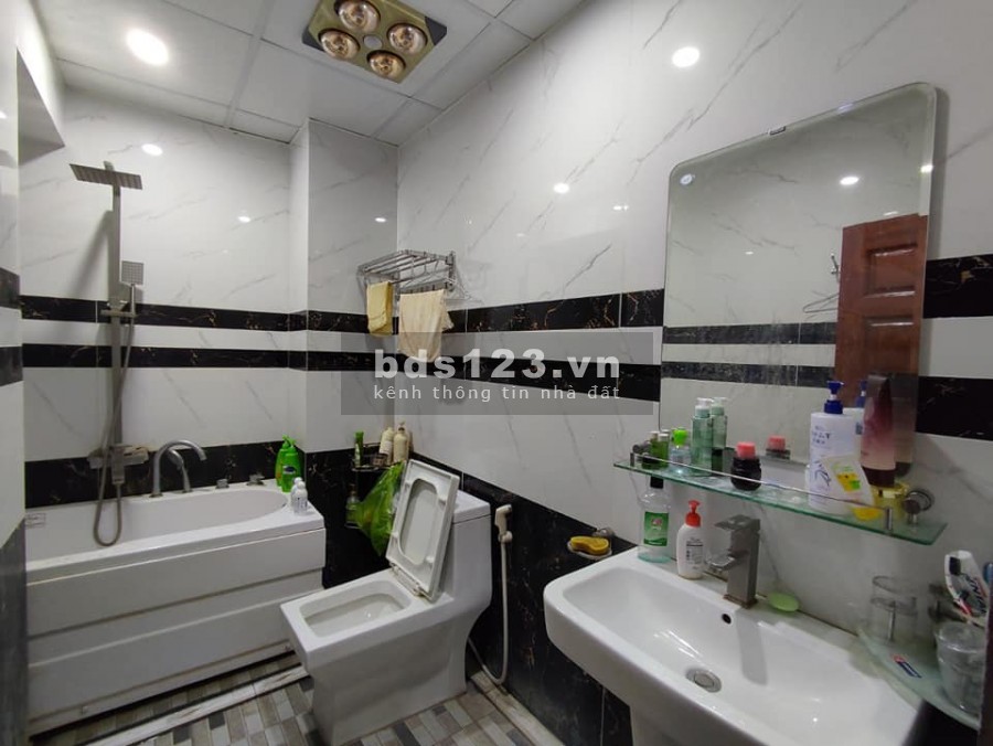 Bán nhà, phố Lê Trọng Tấn, Hà Đông, vỉa hè rộng, 8 làn xe, KD đỉnh, 45m2, MT 4,6m, 5 tầng, giá 6,9 tỷ.