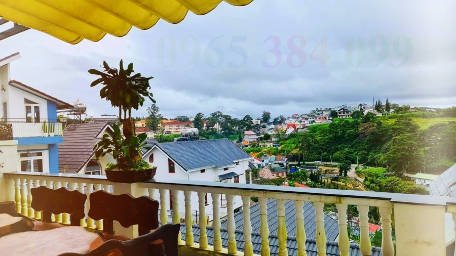 Bán biệt thự cao cấp nội thất đầy đủ nội thất gỗ thơm phức, đã có sổ riêng xây dựng