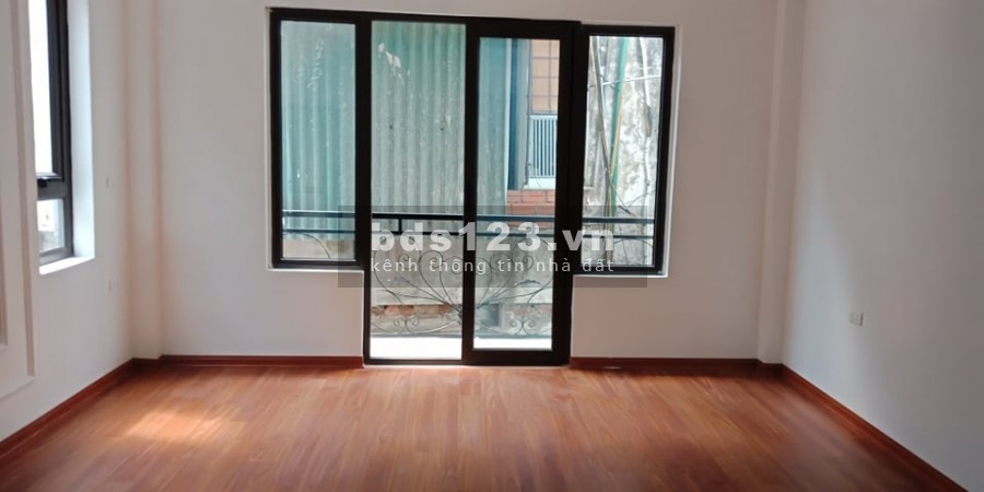 Bán gấp nhà Xã Đàn, dt 39m2, đúc kiên cố 5 tầng, giá 4.3 tỷ. Nhà mới, ở sướng