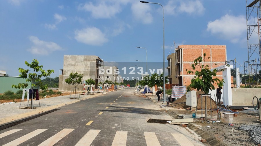 Đất Nền QL1A. giáo xứ Ngũ Phúc. Biên Hòa. 100m2. Sổ sẵn, thổ cư 100%. Giá 940 Triệu