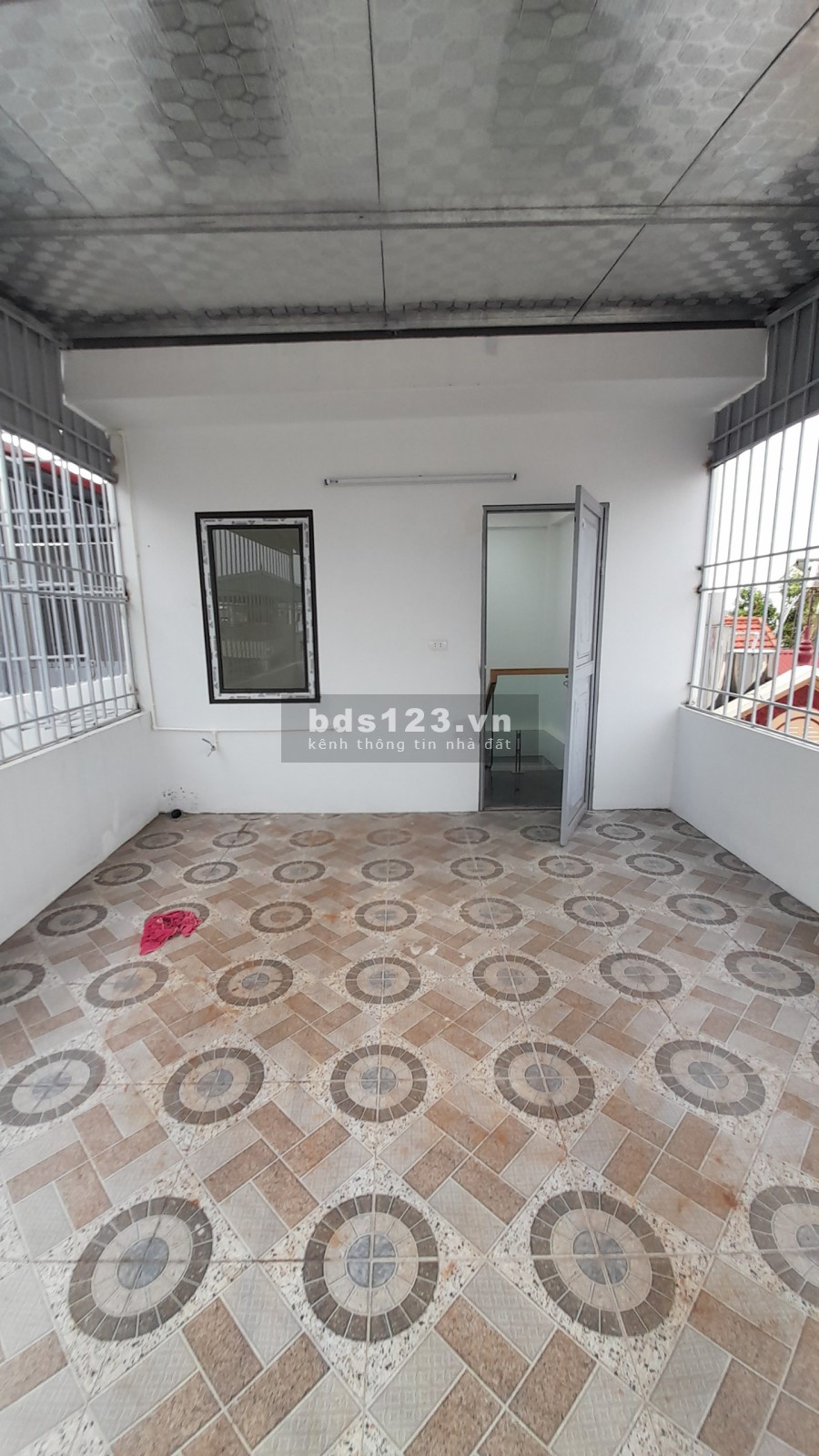 Bán căn nhà ngõ 193 Phú Diễn Bắc Từ Liêm, 50m ra tới chợ, trường học các cấp, ô tô đỗ gần