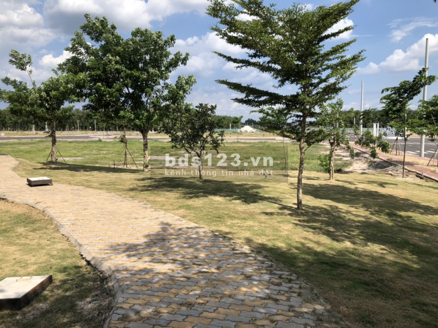 Cần bán gấp vài lô đất giá 670tr ngay kcn Bàu Bàng ở thị trấn Lai Uyên.
