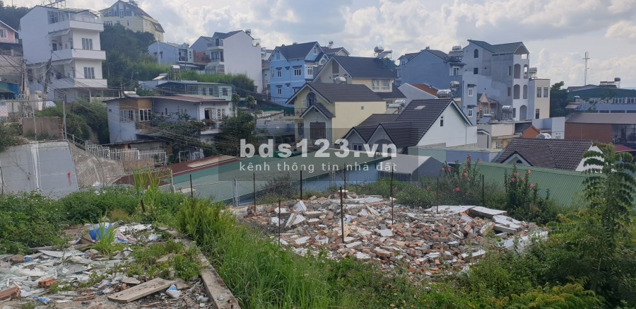 Lô đất sổ riêng đất xây dựng ngay hẻm 27 Lê Hồng Phong, Đà Lạt với dt 100m2, đường ô tô vào tận đất