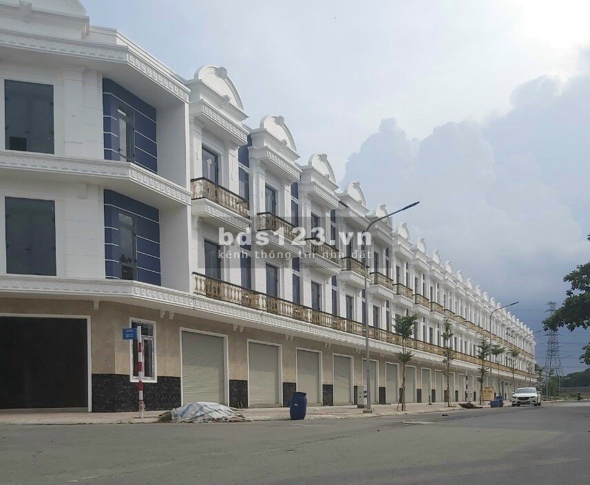 Do tình hình dịch kéo dài cần tiền gấp nên thanh lý bán lỗ lại lô đất đối diện chợ Phú Phong 1,3 tỷ