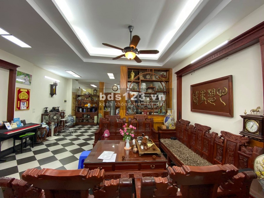 Bán nhà Chùa Láng lô góc ô tô đỗ cửa diện tích 60m2, giá bán 5.2 tỷ