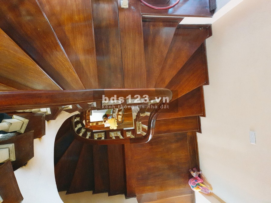 Bán nhà Tây Hồ, Nội thất sang trọng, Nở hậu, diện tích sư dụng 38m2, giá 4 tỷ