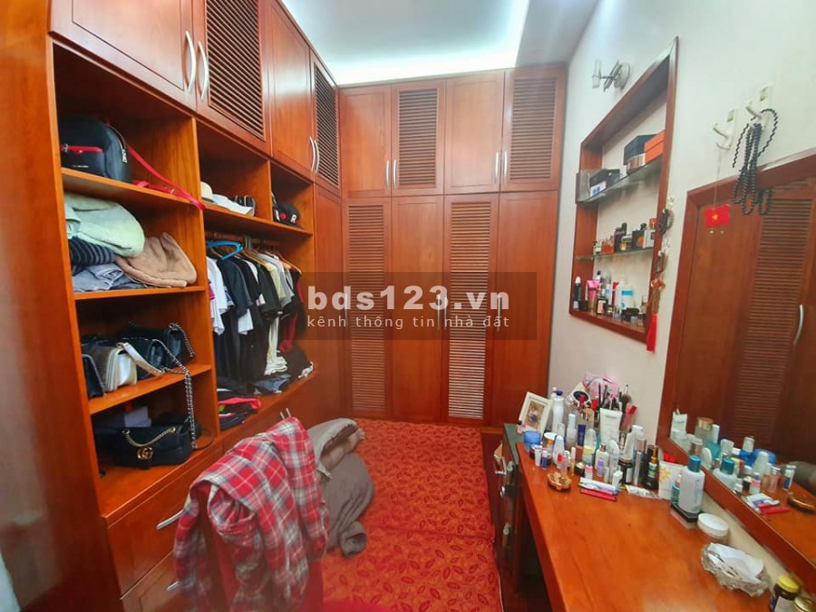 Bán nhà Tây Hồ, Nội thất sang trọng, Nở hậu, diện tích sư dụng 38m2, giá 4 tỷ