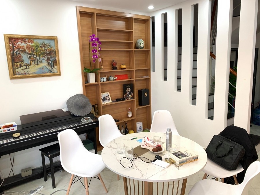 Cần bán gấp nhà phố Hào Nam, dt 45m, ngõ ô tô 2 mặt thoáng, giá 7.5 tỷ