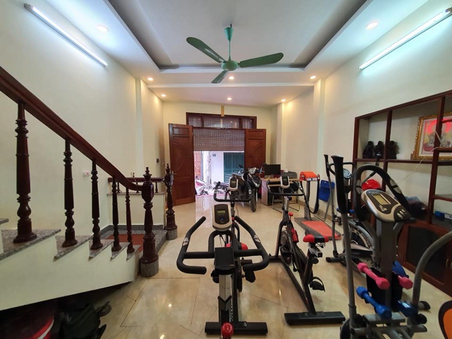 Nhà sắp bị ngân hàng phát mại bán gấp ô tô tránh kinh doanh diện tích 50m3, giá 4.5 tỷ