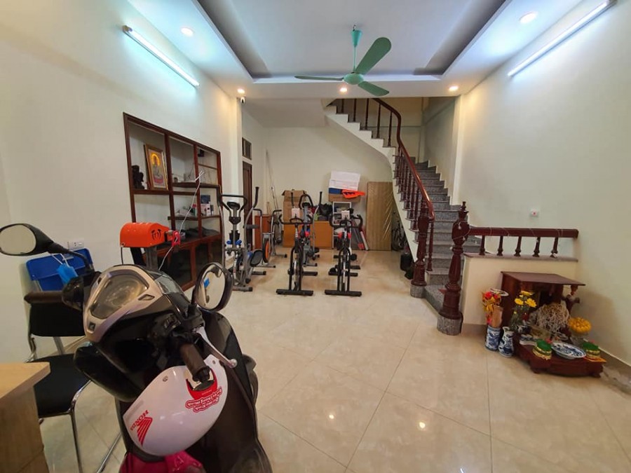 Nhà sắp bị ngân hàng phát mại bán gấp ô tô tránh kinh doanh diện tích 50m3, giá 4.5 tỷ