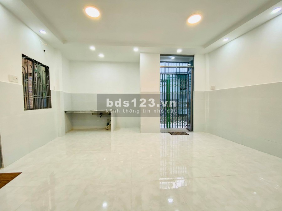 Bán gấp nhà Trung tâm Bình Thạnh, 4 tầng bê tông cốt thép, giá bán 3.85 tỷ