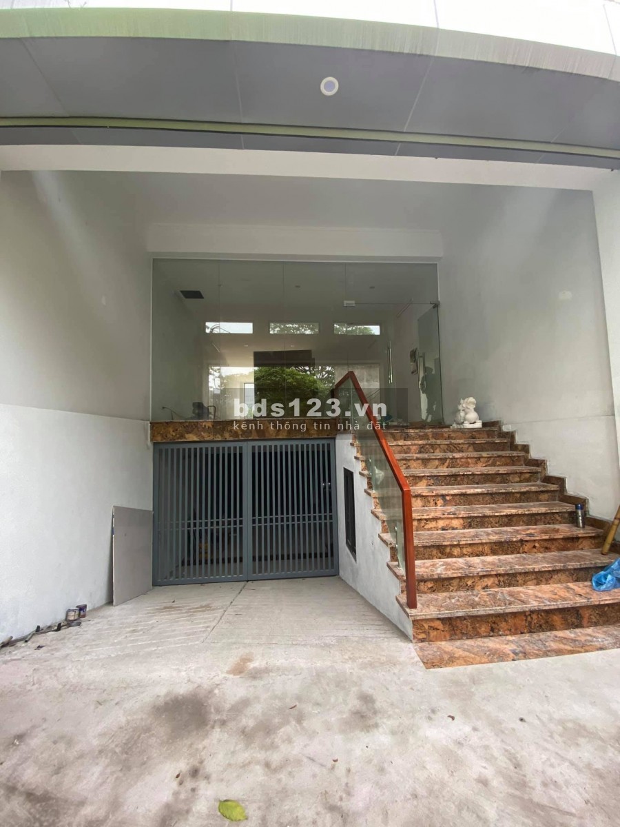 Siêu Phẩm Võ Chí Công Vỉa Hè Thang Máy 4 ô tô tránh 126mx 5 Tầng 20 Tỷ