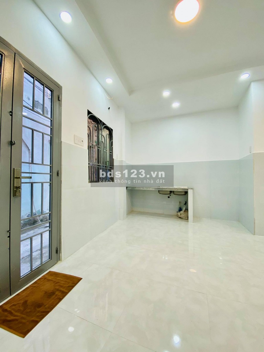 Bán gấp nhà Trung tâm Bình Thạnh, 4 tầng bê tông cốt thép, giá bán 3.85 tỷ