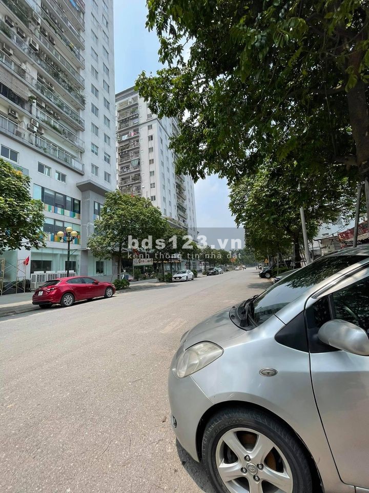 Siêu Phẩm Võ Chí Công Vỉa Hè Thang Máy 4 ô tô tránh 126mx 5 Tầng 20 Tỷ