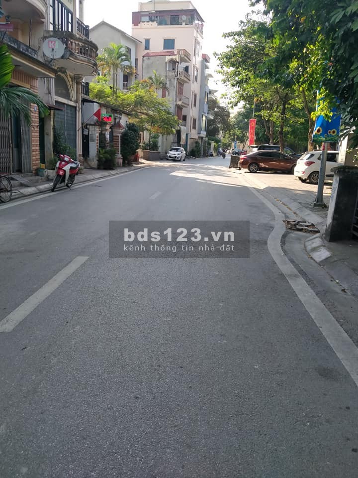 Bán nhà DT khủng, vị trí ĐẮC ĐỊA, mặt đường ngõ to Nguyễn Văn Cừ, gần 9 tỷ