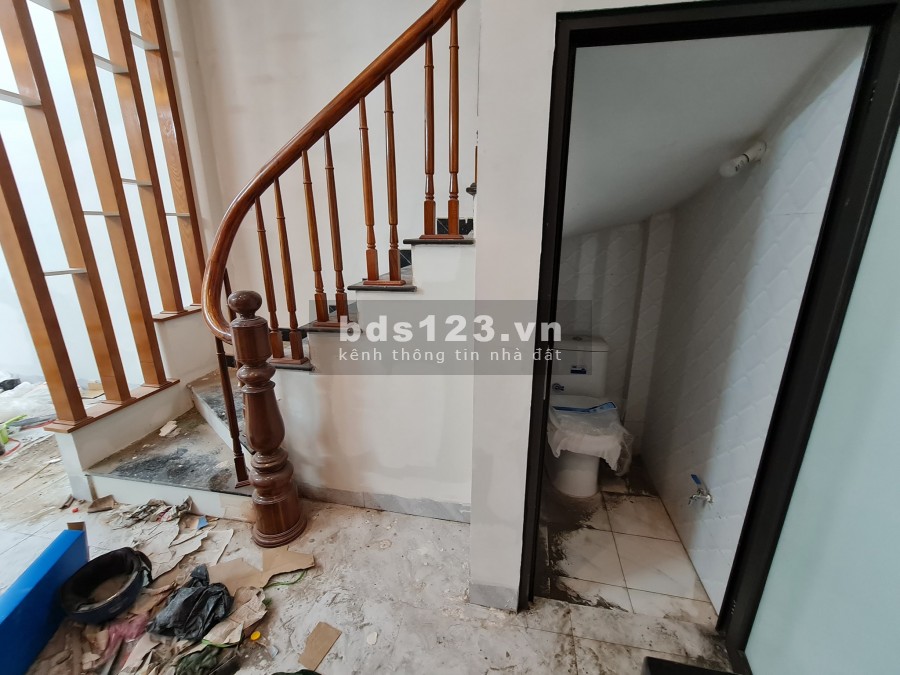 Nguyễn Đức Cảnh, nhà mới koong view hồ 5 tầng, ngõ to, ngõ…