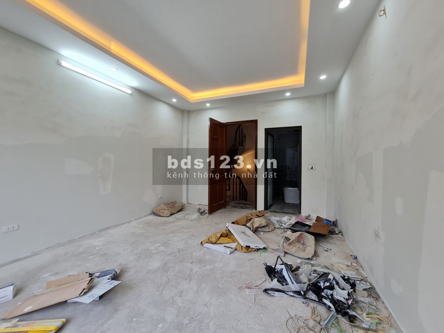 Nguyễn Đức Cảnh, nhà mới koong view hồ 5 tầng, ngõ to, ngõ…