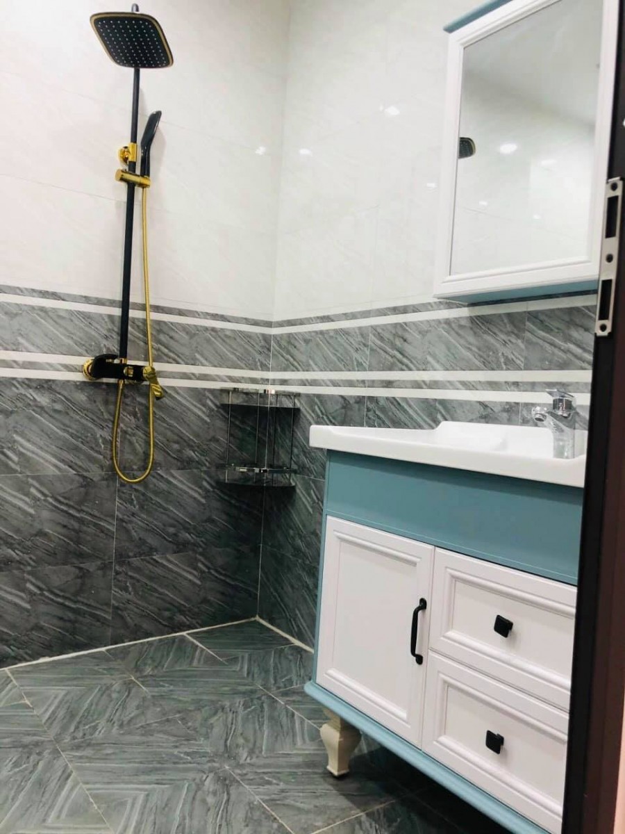 Lô góc nhà đẹp Ngọc Thuỵ thang máy gara gần trường pháp, dt 50m2, 6 tầng, giá bán 5.75 tỷ