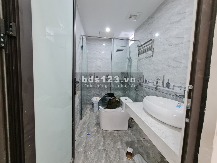 Nguyễn Đức Cảnh, nhà mới koong view hồ 5 tầng, ngõ to, ngõ…