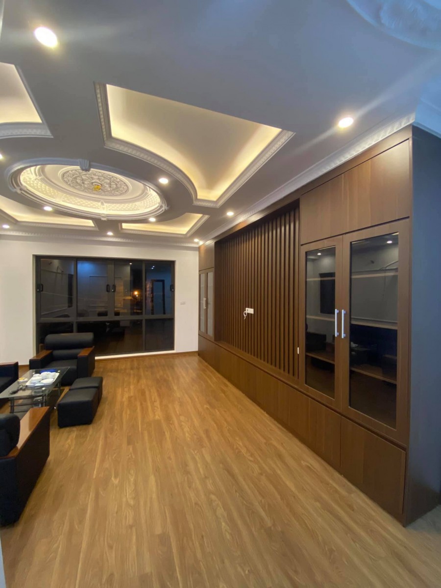 Lô góc nhà đẹp Ngọc Thuỵ thang máy gara gần trường pháp, dt 50m2, 6 tầng, giá bán 5.75 tỷ