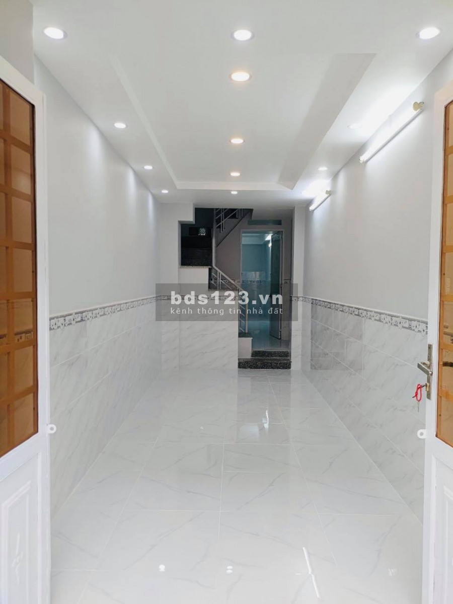Bán gấp nhà gần Phạm Văn Đồng, giá 3.4 tỷ