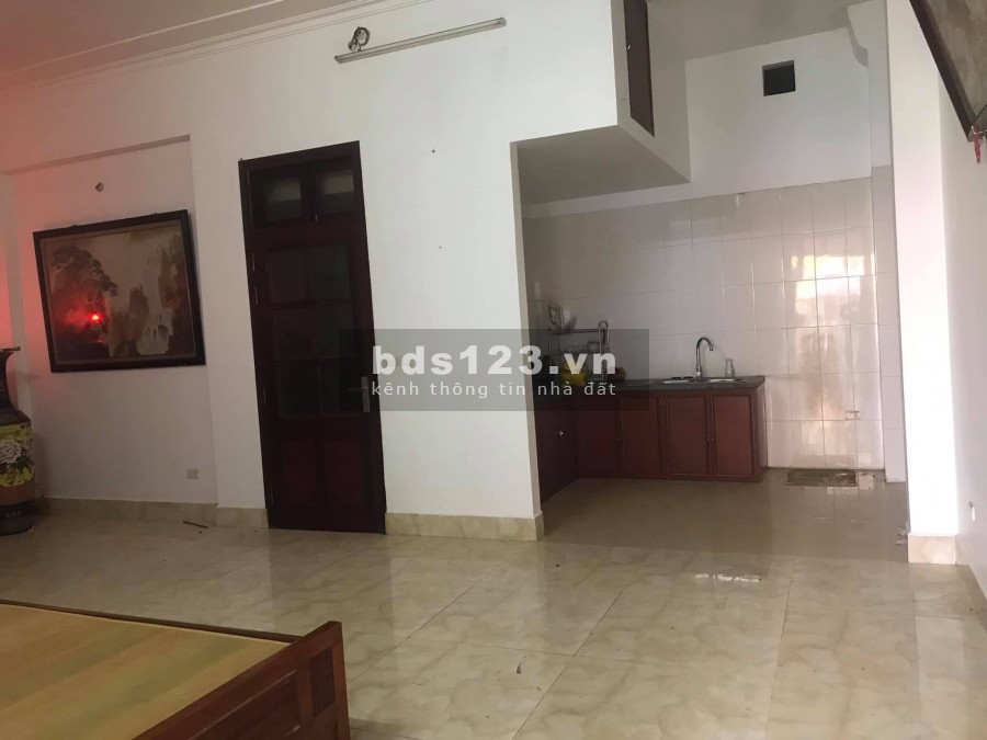 Cần bán nhà gấp diện tích 121m2, 4 tầng, Gara ô tô, giá bán thương lượng