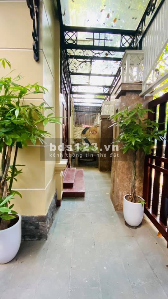 Bán biệt thự siêu đẹp Quận Hà Đông, dt 200m2, mt 15m, giá bán 19 tỷ thương lưọng
