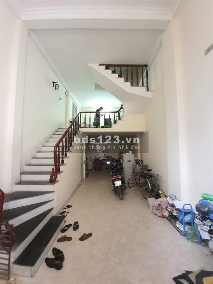 Bán nhà lô góc Kim Giang. Thanh Trì gần hồ điều hoà, diện tích 45m2, giá 4.25 tỷ