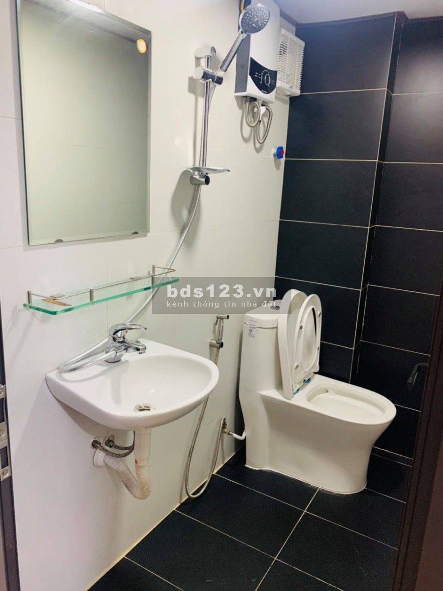 Bán nhà ngõ Phố Nguyễn Đức Cảnh 3 tầng*35m2 giá chỉ 2,56 tỷ Ba bước ra hồ Tam Bạc