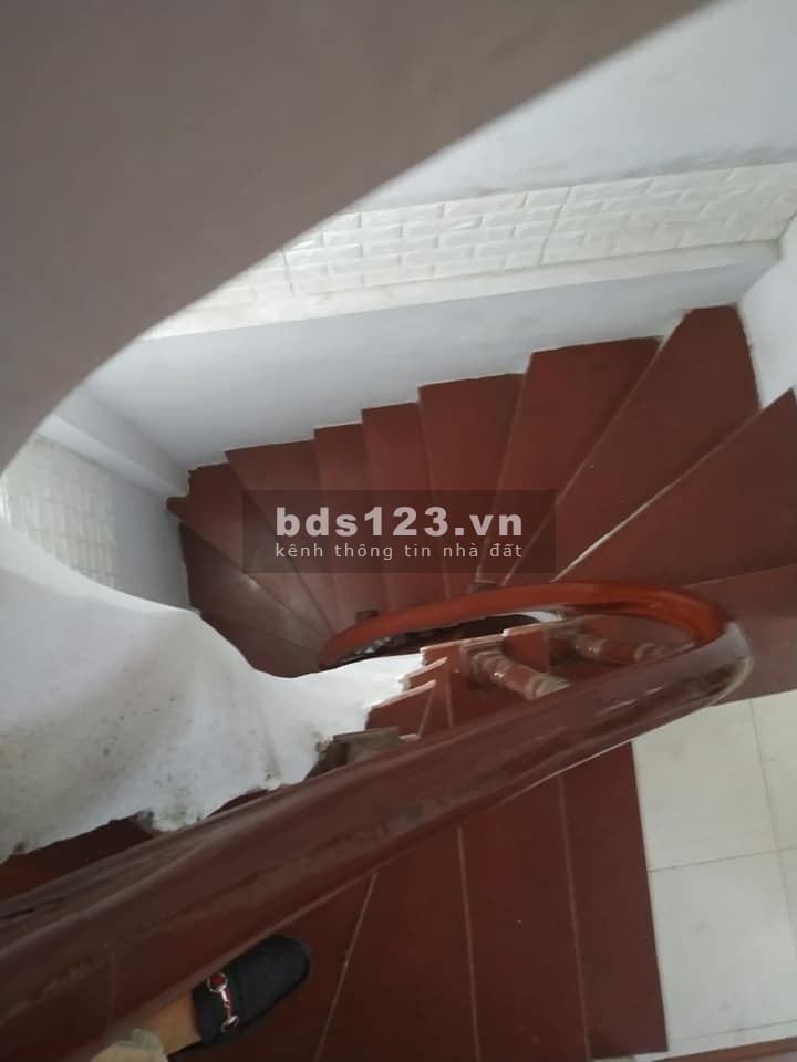 Nhỉnh 2 tỷ có ngay nhà 5 tầng cách mặt phố Trương Định 100m, ngõ thông thoáng, an sinh đỉnh