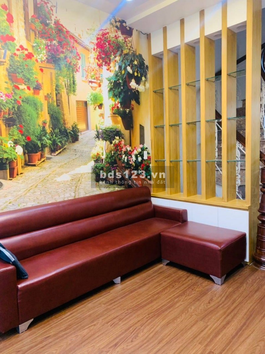 Bán nhà ngõ Phố Nguyễn Đức Cảnh 3 tầng*35m2 giá chỉ 2,56 tỷ Ba bước ra hồ Tam Bạc