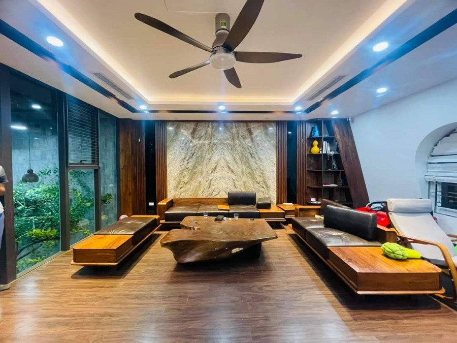 Biệt thự hoa hồng Lạc Long Quân dt 375m2, 4 tầng, mt 23m giá bán 84 tỷ, lhcc