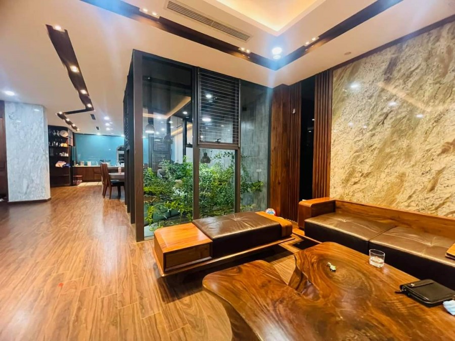 Biệt thự hoa hồng Lạc Long Quân dt 375m2, 4 tầng, mt 23m giá bán 84 tỷ, lhcc