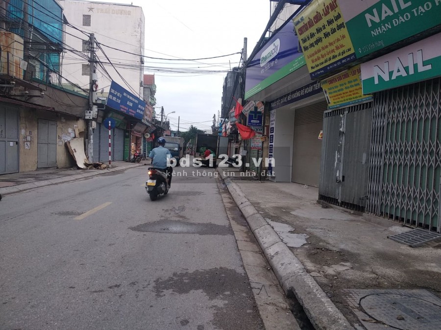 Bán nhà mặt phố Quận Hoàng Mai, vỉa hè kinh doanh ngày đêm, dt 112m2, giá 10.5 tỷ