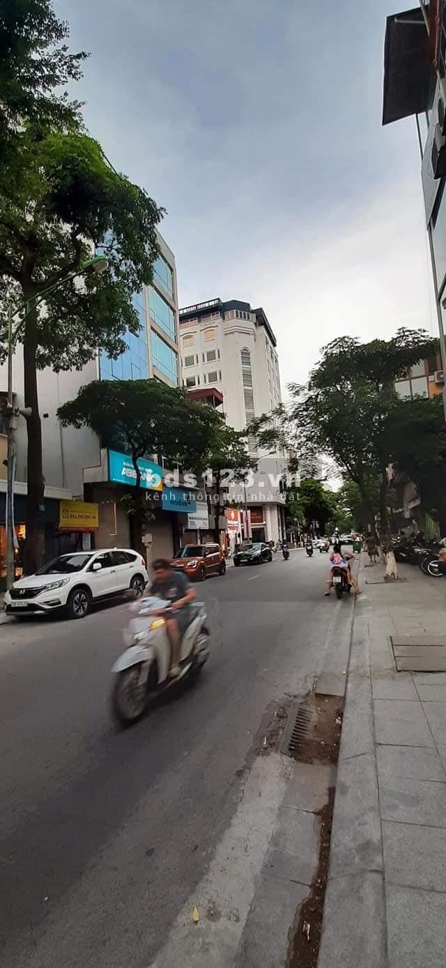 Nhà mặt phố cổ Ba Đình, lô góc 4 mặt thoáng, 50m x 5T, vỉa hè,mặt tiền 8m, đắc địa kinh doanh