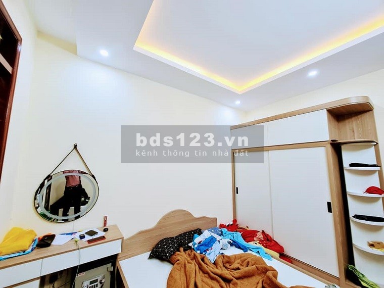 Bán nhà đẹp dân xây phố Ái Mộ long lanh, cực thoáng sáng, dt 37m2, 5 tầng, giá nhỉnh 3 tỷ