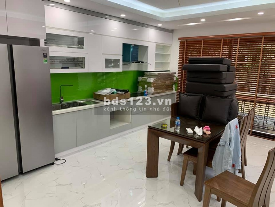 Nhà đẹp Cổ Nhuế, ô tô, diện tích sử dụng 39m2, 6 tầng mới, mt 4.6, giá bán 3.3T