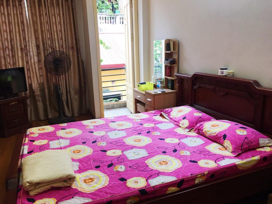Bán nhà phố Lê Thanh Nghị, dt 38m2, 4 tầng, 3 pn, ngõ thoáng mát, gần phố, giá 3.1 tỷ, lh 0394357733