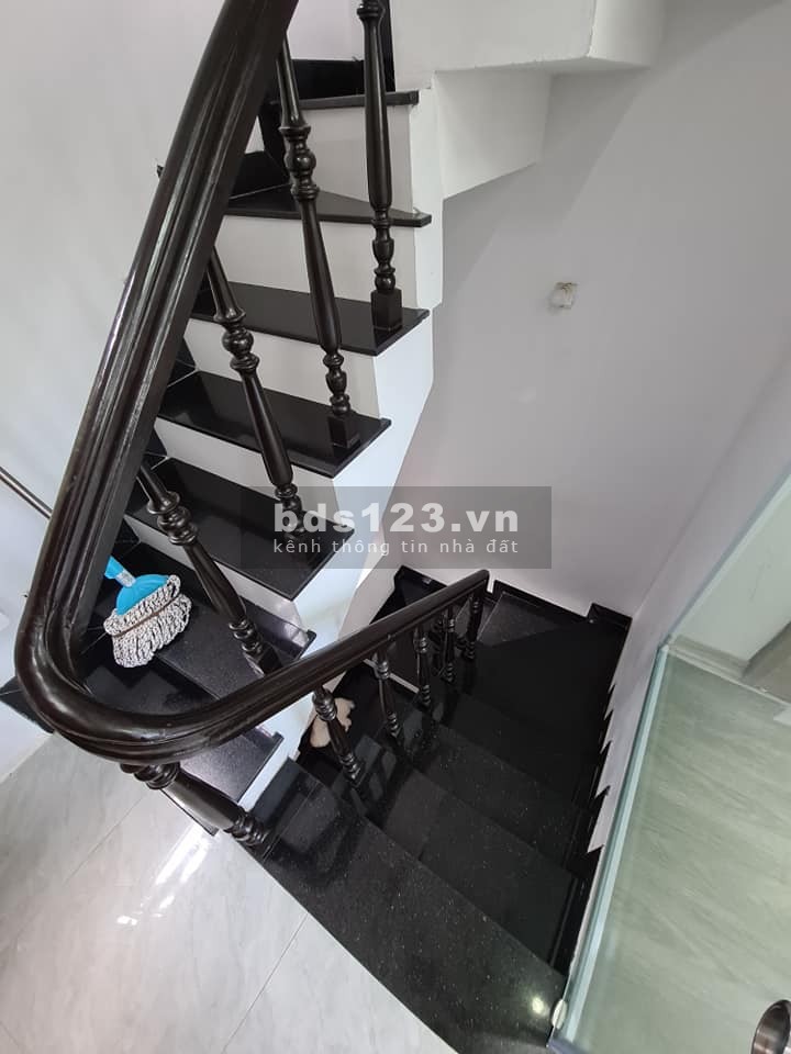 Bán nhà Phạm Hùng 44m mt 3.9 xe tải qua nhà, KD sầm uất, mặt ngõ thông giá 4.45 tỷ