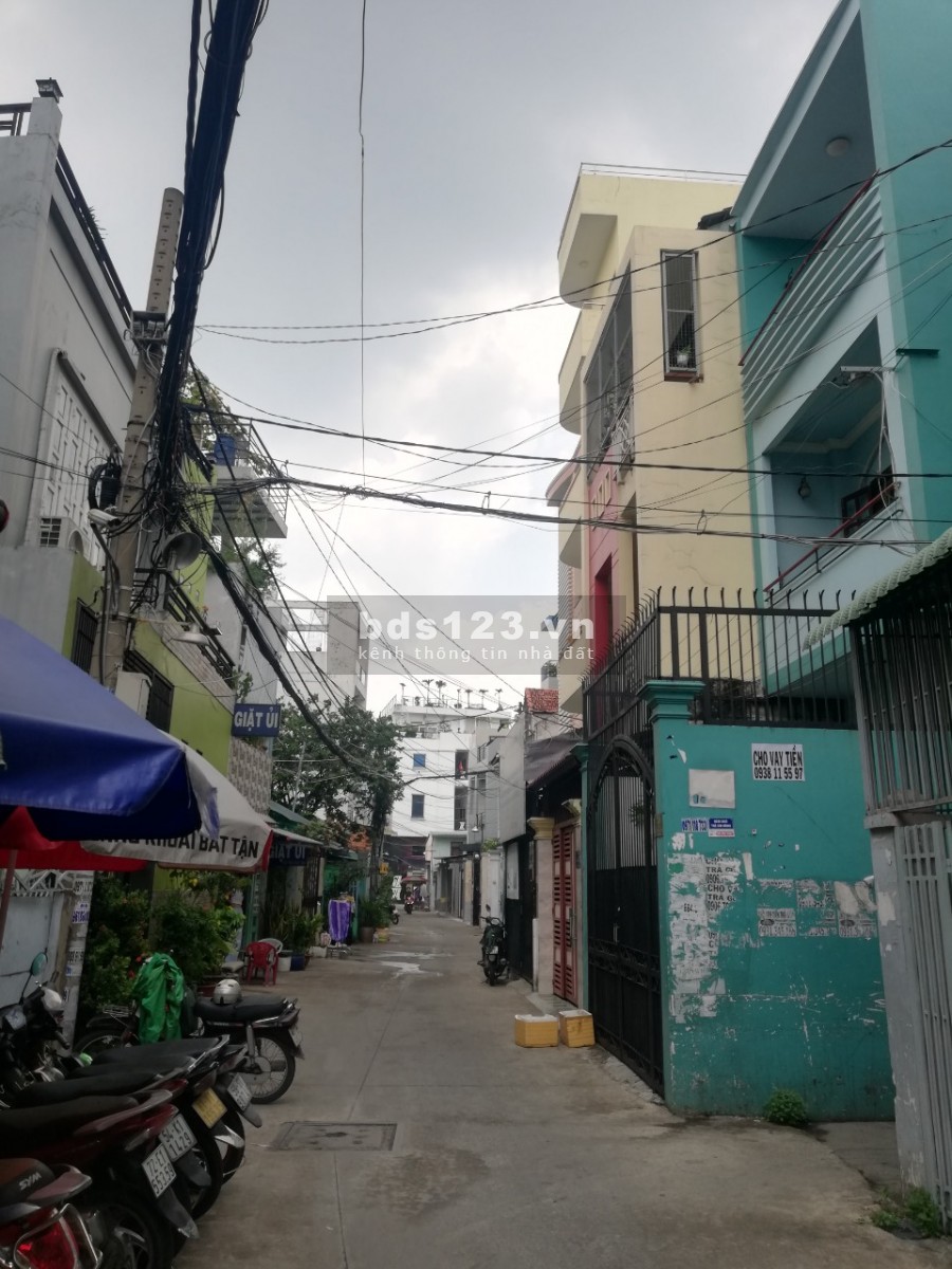 Nhà rộng, gần mặt tiền đường Tân Sơn Nhì - Trường Chinh. 4,6 tỷ