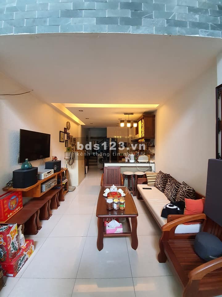 Nhà Quận 10 giá bán 7 tỷ, đường Nguyễn Tri Phương, 4 tầng, Hẻm xe hơi