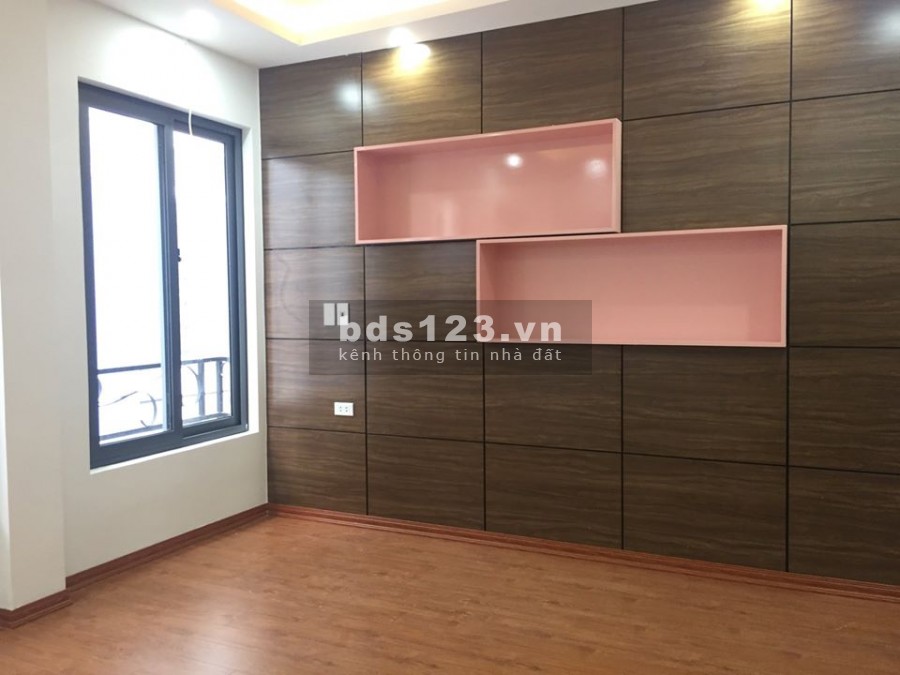 Bán nhà mặt phố Ngõ Trạm Hàng Bông Hoàn Kiếm, 5 tầng dtsd 100m2.