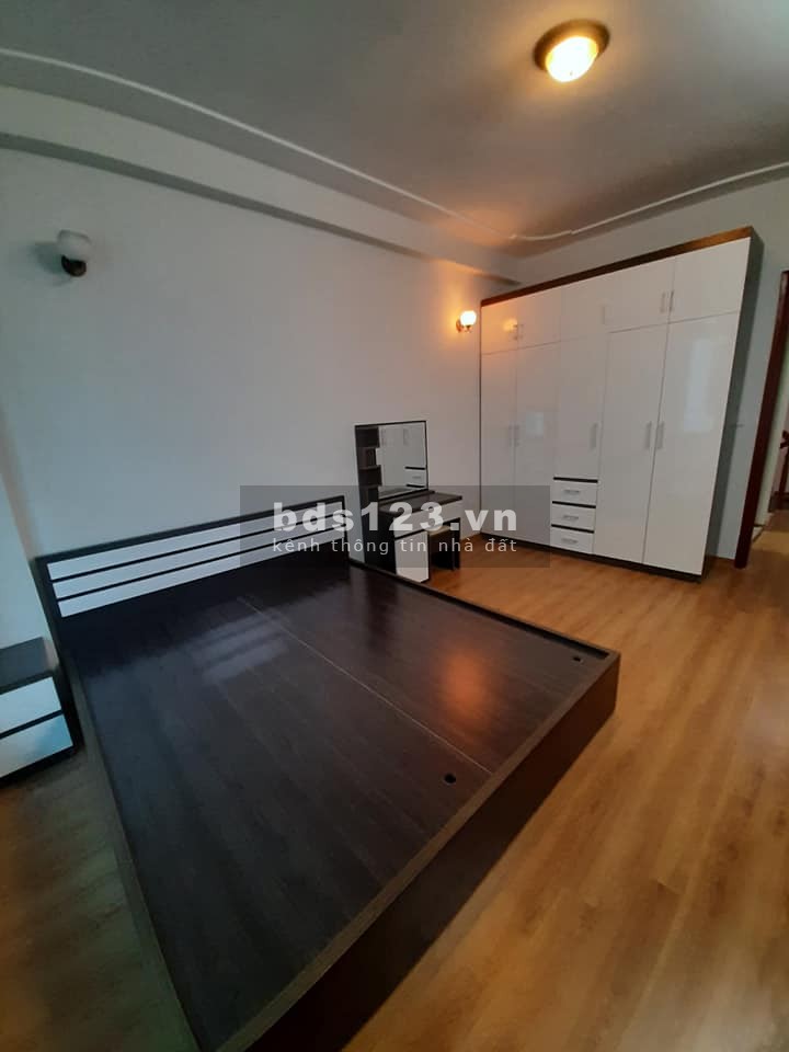 Giá bán nhỉnh 2 tỷ, 5 tầng nhà đẹp nội thất xịn ở luôn phố Bà Triệu, Quận Hà Đông