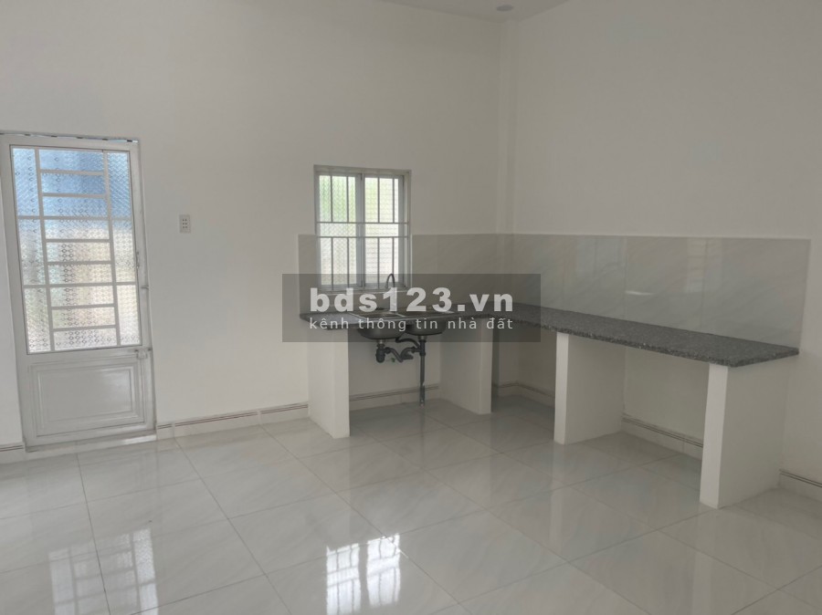 Bán nhà mới 95% giá sale ngộp mùa dịch Thủ Dầu Một, kiến trúc nhà đẹp, thông thoáng